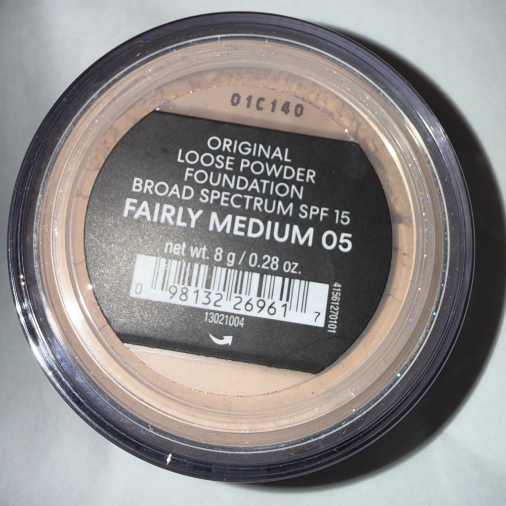 bareMinerals Original Loose Powder Foundation - Fairly Medium 05 - Picture 4 of 5